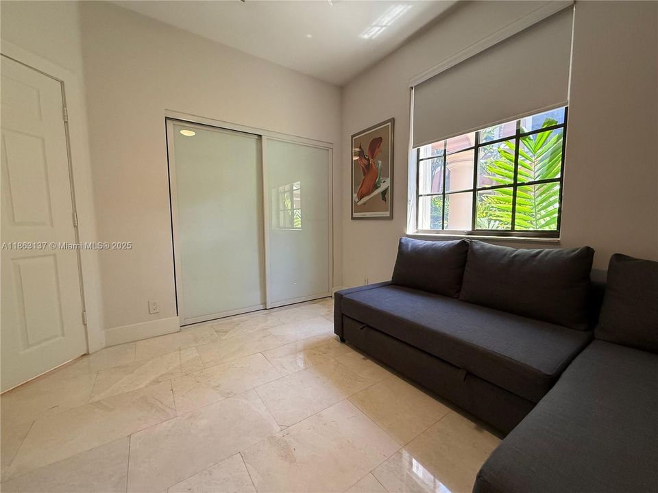 На продажу: $875,000 (3 спален, 2 ванн, 1600 Квадратных фут)