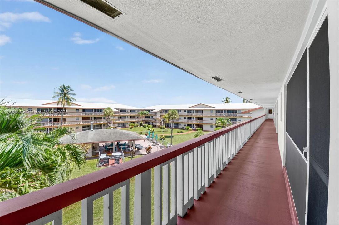 最近售出: $60,000 (2 贝兹, 1 浴室, 880 平方英尺)