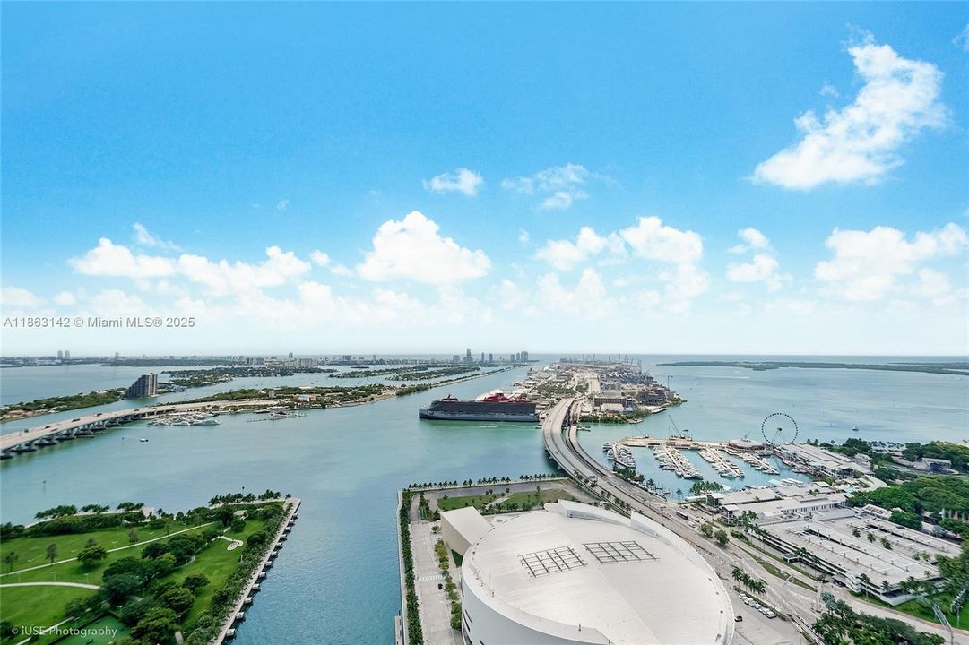 待售: $980,000 (2 贝兹, 2 浴室, 1208 平方英尺)