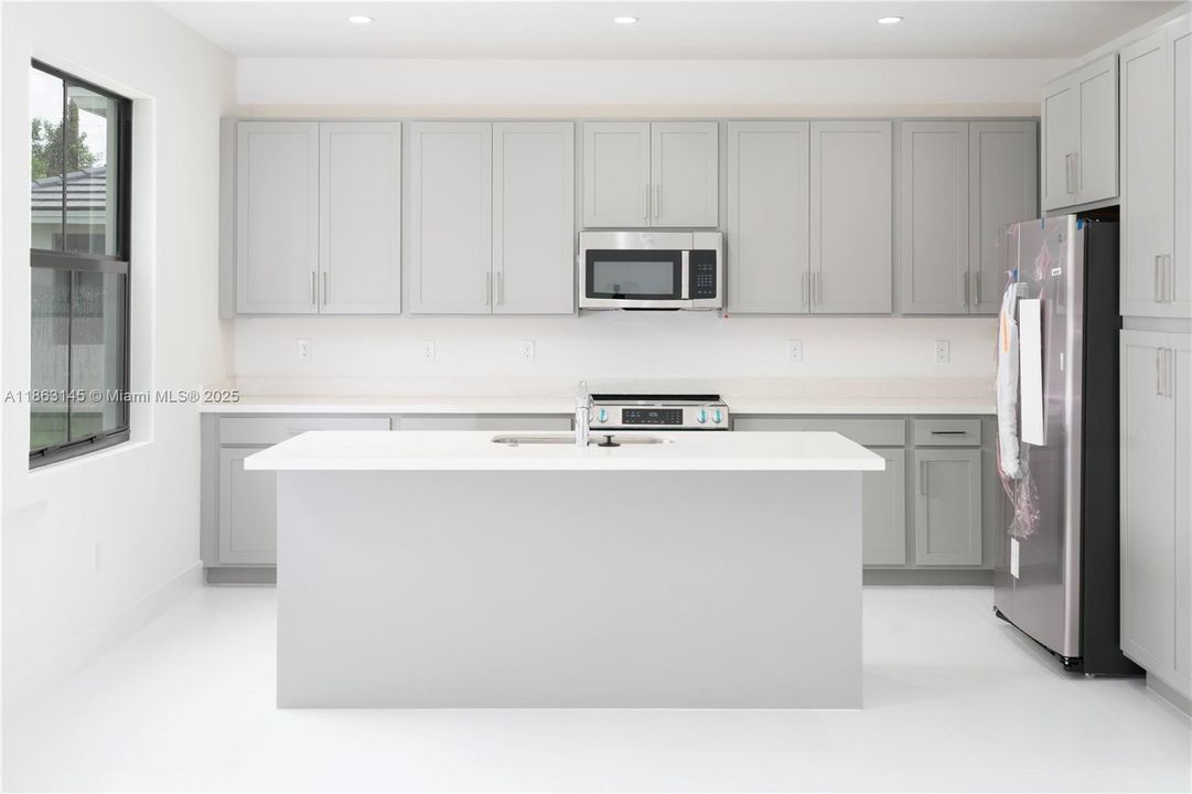 Под контрактом: $1,040,000 (5 спален, 4 ванн, 2751 Квадратных фут)