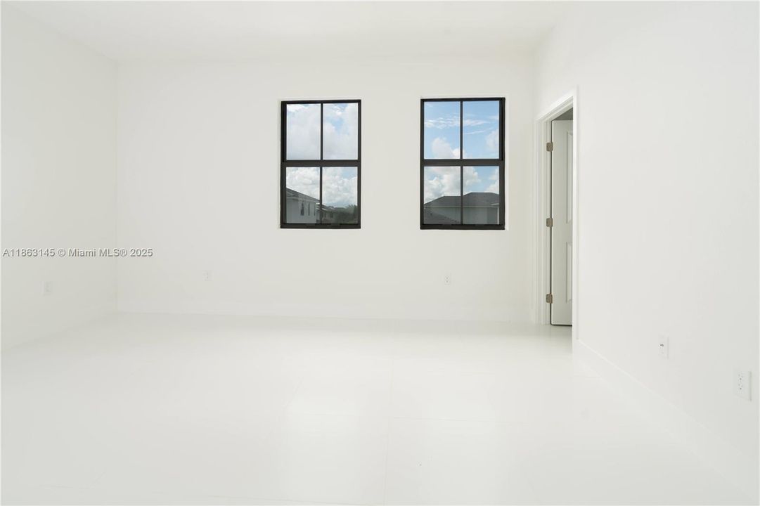 Под контрактом: $1,040,000 (5 спален, 4 ванн, 2751 Квадратных фут)