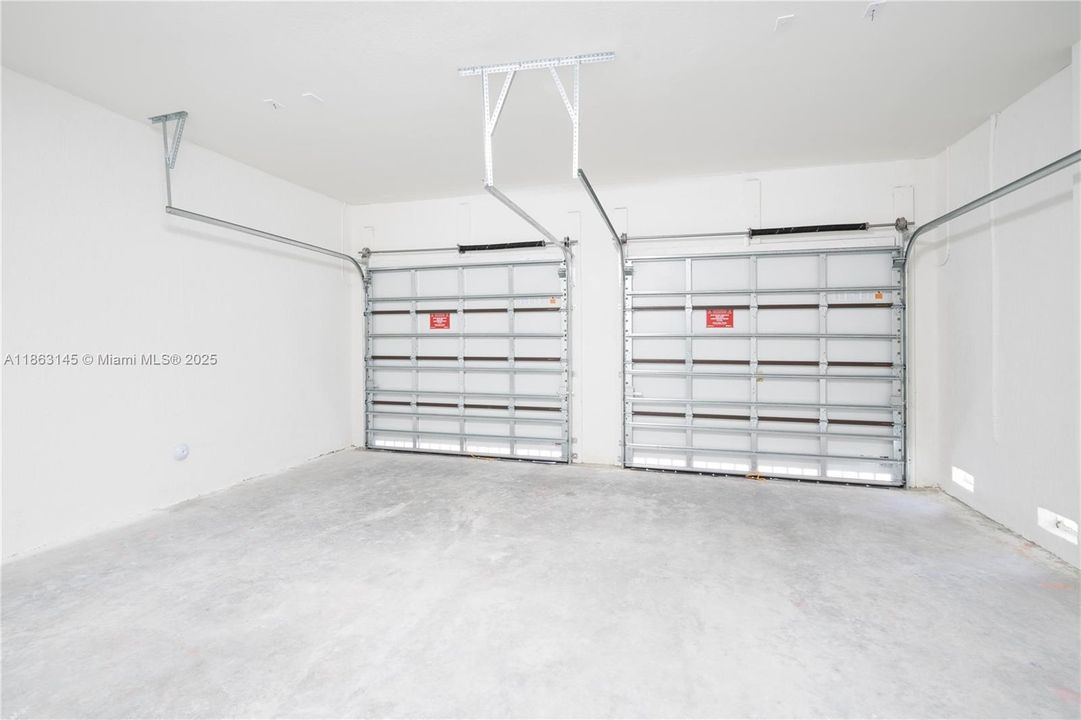 Под контрактом: $1,040,000 (5 спален, 4 ванн, 2751 Квадратных фут)