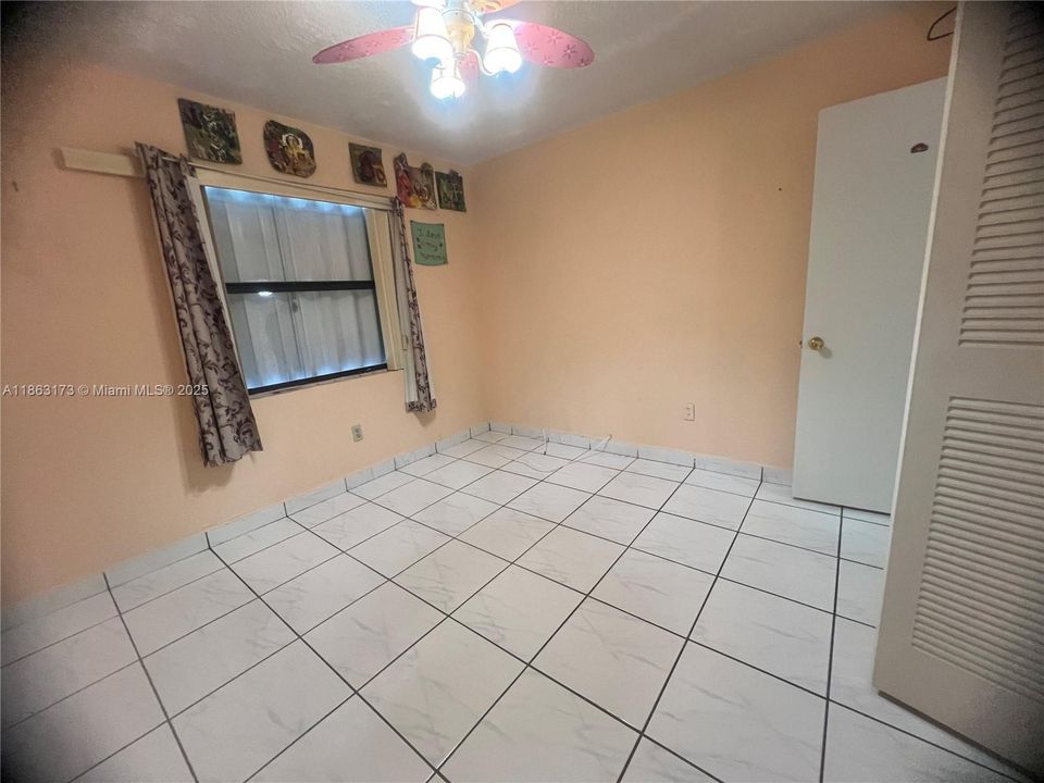 На продажу: $345,000 (3 спален, 2 ванн, 1303 Квадратных фут)