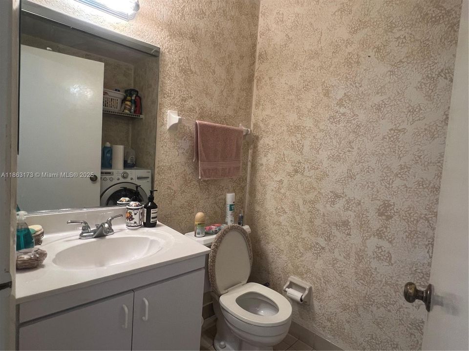 На продажу: $345,000 (3 спален, 2 ванн, 1303 Квадратных фут)