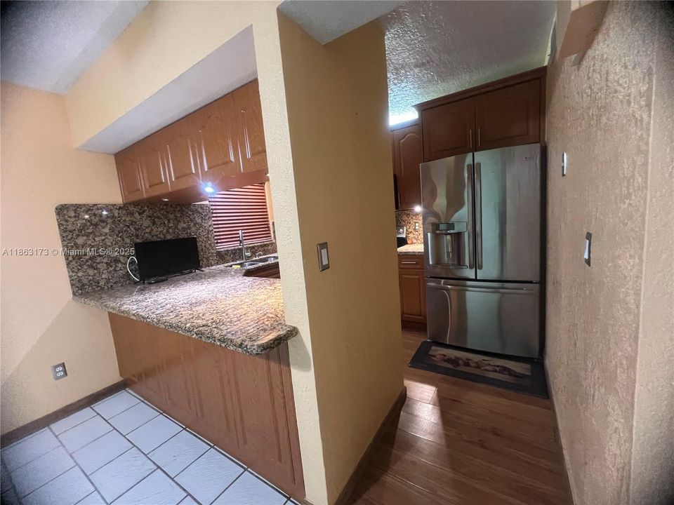 На продажу: $345,000 (3 спален, 2 ванн, 1303 Квадратных фут)