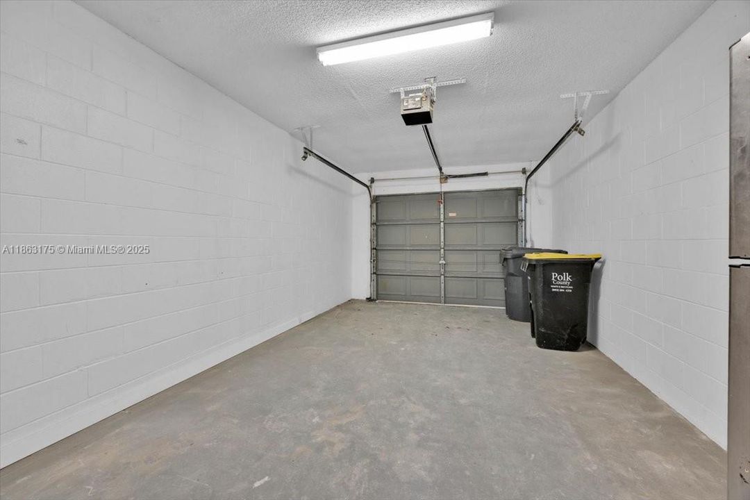 На продажу: $208,000 (2 спален, 2 ванн, 1230 Квадратных фут)