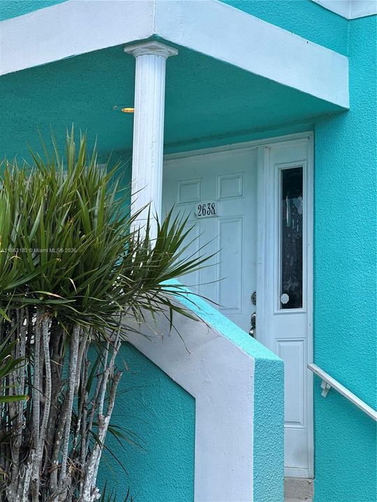 For Sale: $199,000 (2 beds, 2 baths, 1040 Square Feet)