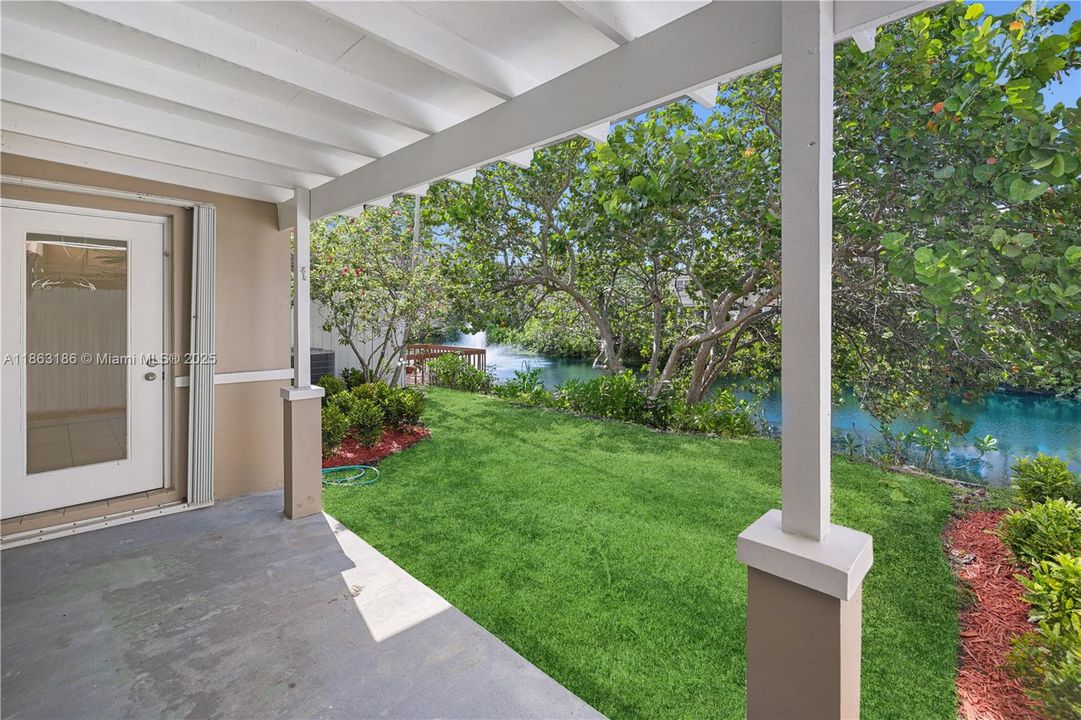 待售: $699,999 (2 贝兹, 2 浴室, 1672 平方英尺)