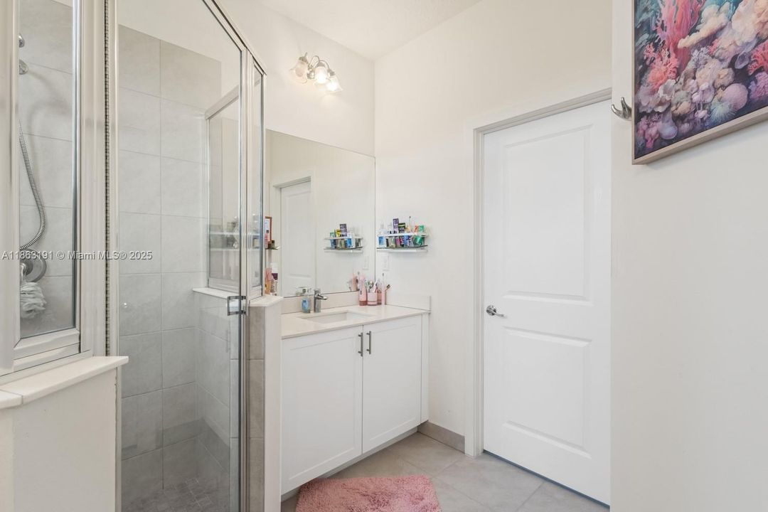 En Venta: $390,000 (3 camas, 2 baños, 1826 Pies cuadrados)