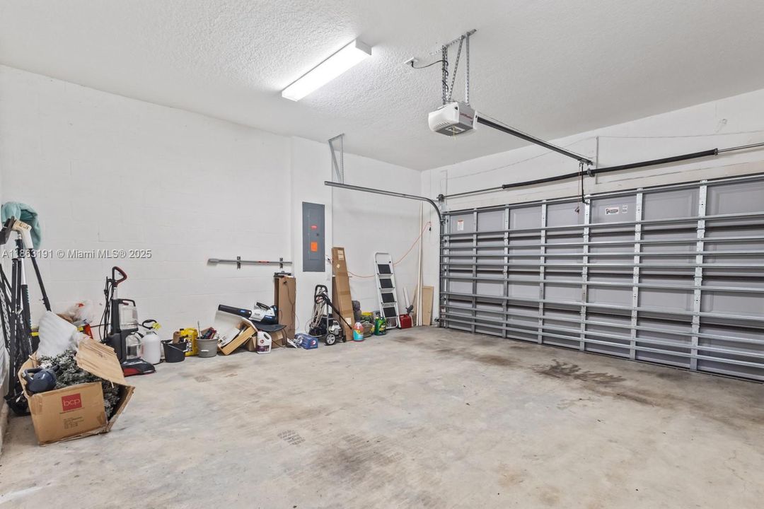 En Venta: $390,000 (3 camas, 2 baños, 1826 Pies cuadrados)