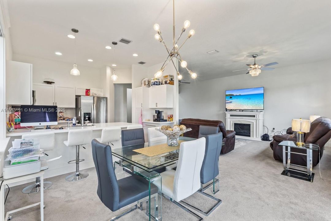 En Venta: $390,000 (3 camas, 2 baños, 1826 Pies cuadrados)