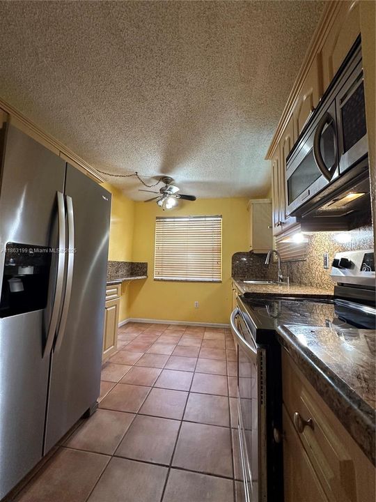 For Sale: $180,000 (2 beds, 2 baths, 1070 Square Feet)