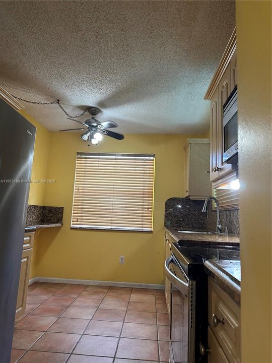 For Sale: $180,000 (2 beds, 2 baths, 1070 Square Feet)