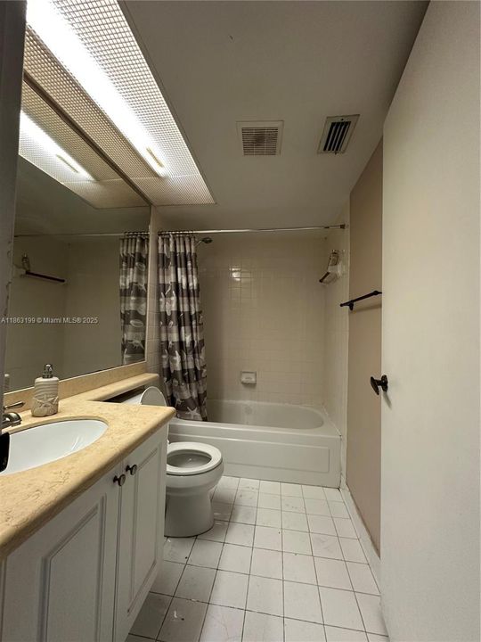 For Sale: $180,000 (2 beds, 2 baths, 1070 Square Feet)