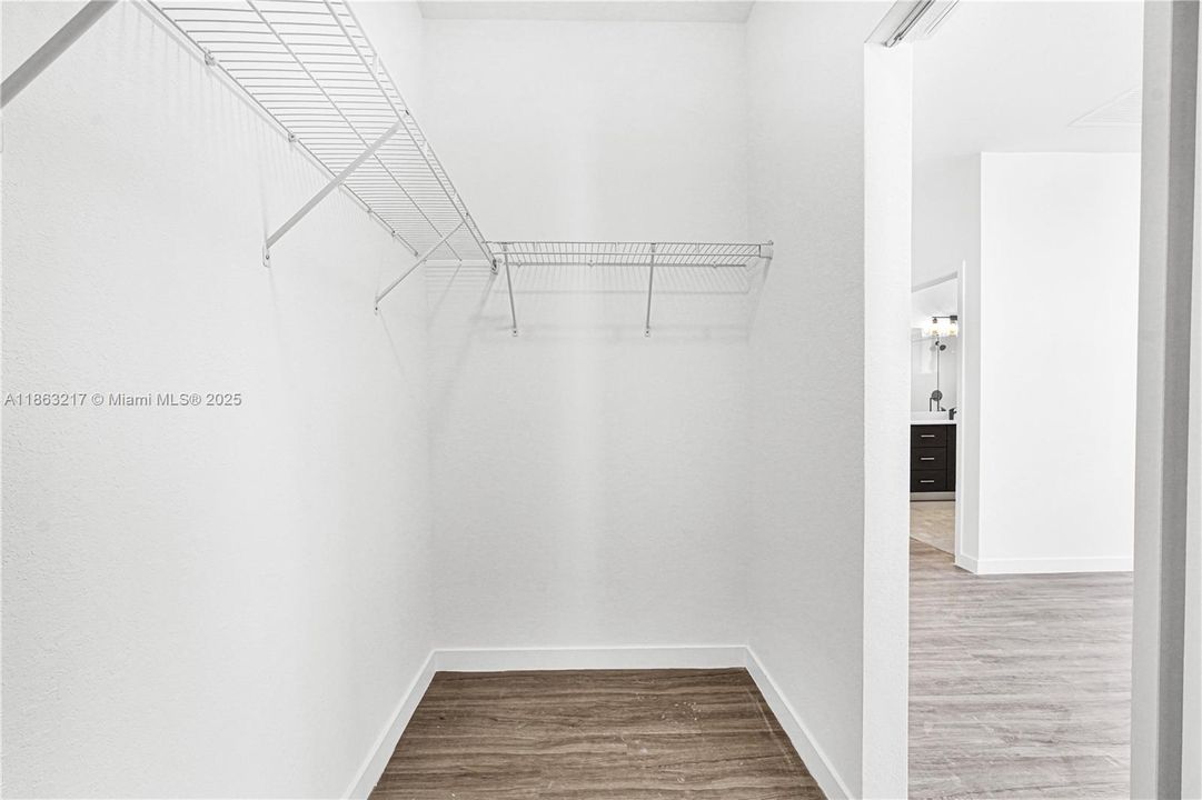 Active With Contract: $599,990 (5 beds, 4 baths, 2518 Square Feet)