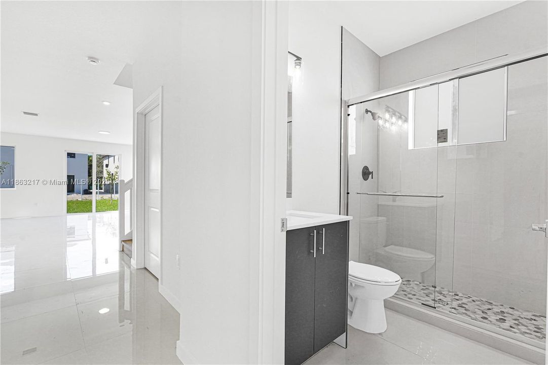 Active With Contract: $599,990 (5 beds, 4 baths, 2518 Square Feet)