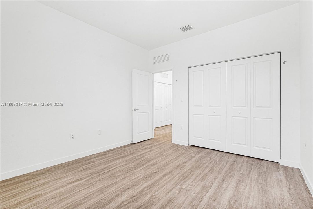 Active With Contract: $599,990 (5 beds, 4 baths, 2518 Square Feet)