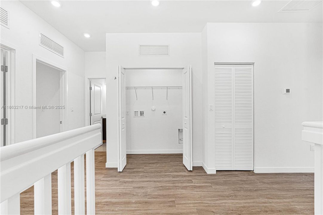 Active With Contract: $599,990 (5 beds, 4 baths, 2518 Square Feet)