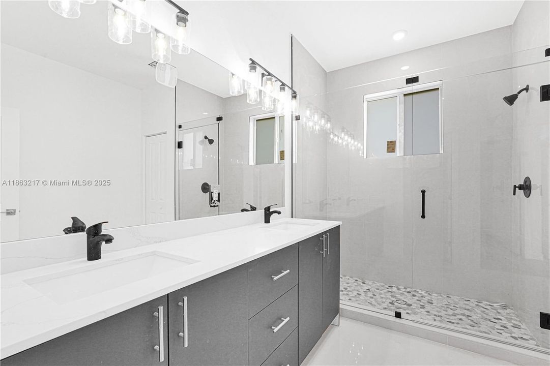 Active With Contract: $599,990 (5 beds, 4 baths, 2518 Square Feet)