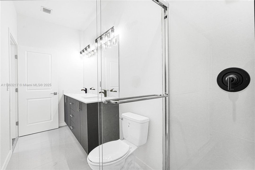 Active With Contract: $599,990 (5 beds, 4 baths, 2518 Square Feet)