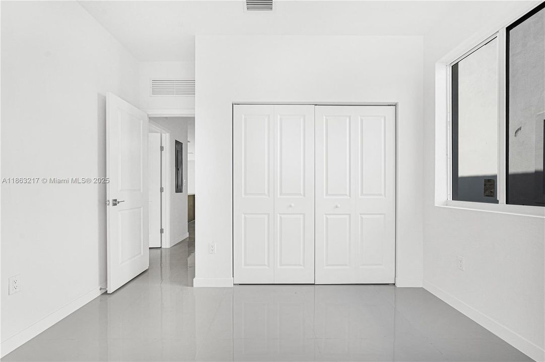 Active With Contract: $599,990 (5 beds, 4 baths, 2518 Square Feet)