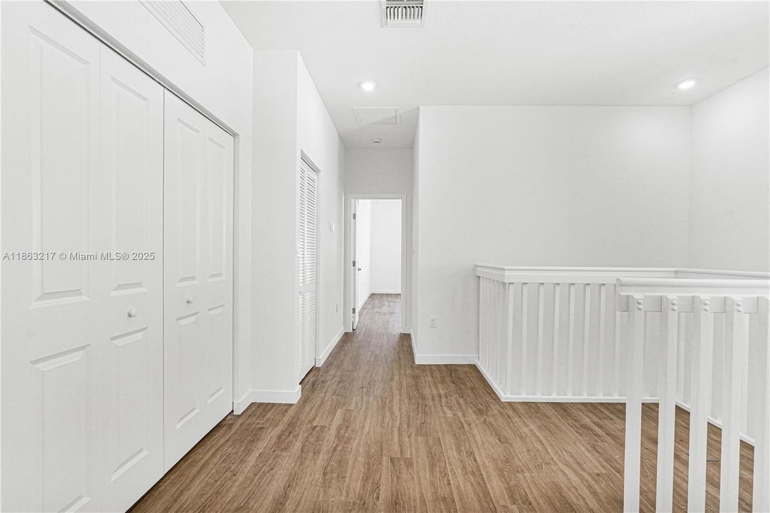 Active With Contract: $599,990 (5 beds, 4 baths, 2518 Square Feet)