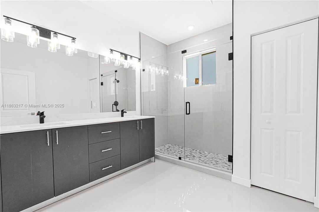 Active With Contract: $599,990 (5 beds, 4 baths, 2518 Square Feet)