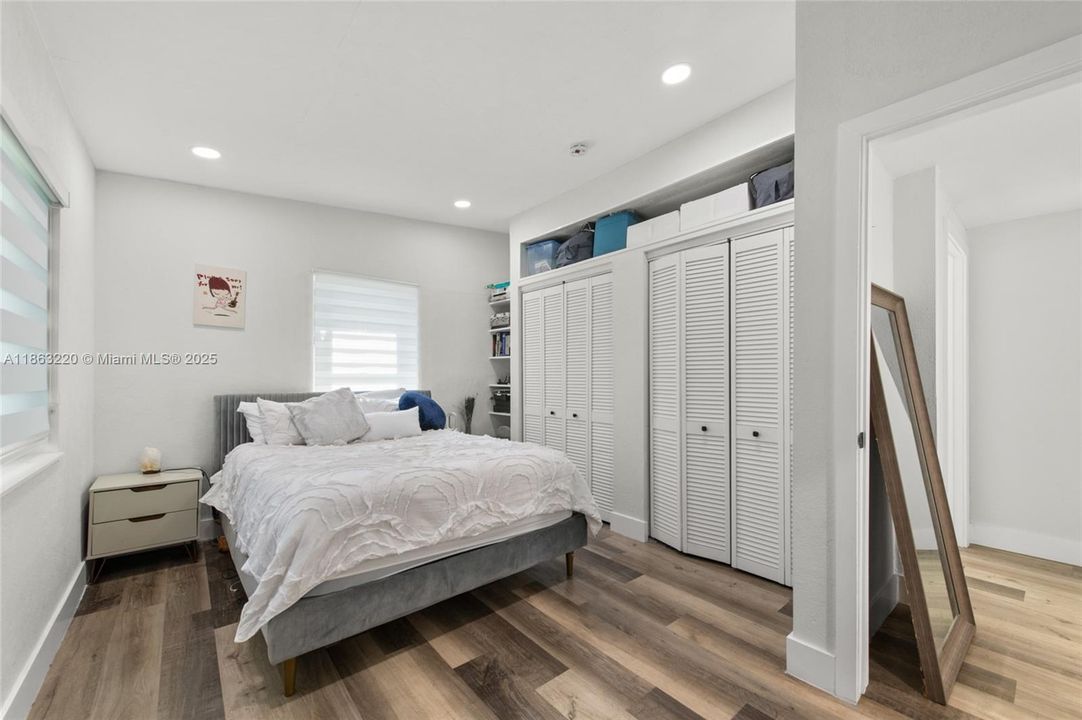 Activo con contrato: $4,199 (3 camas, 2 baños, 1311 Pies cuadrados)