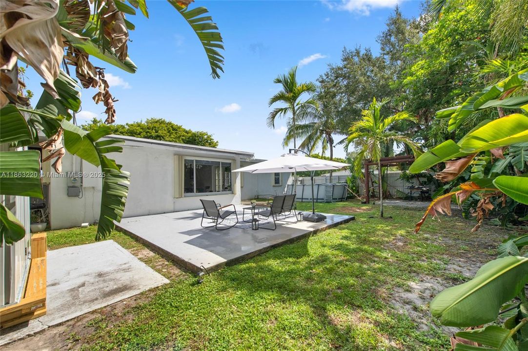 Activo con contrato: $4,199 (3 camas, 2 baños, 1311 Pies cuadrados)