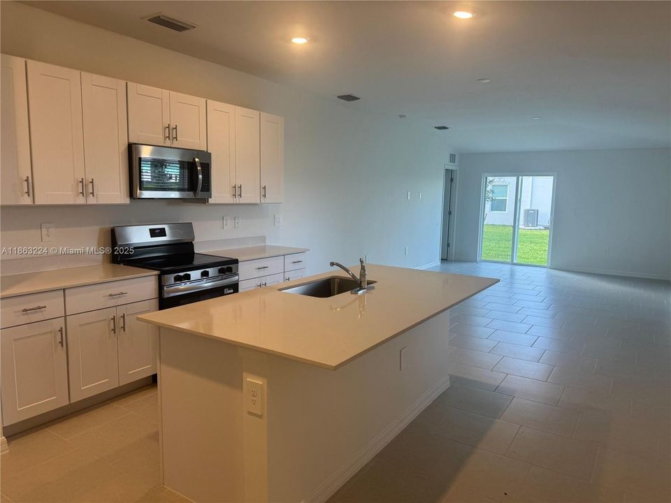 最近租的: $2,100 (3 贝兹, 2 浴室, 0 平方英尺)