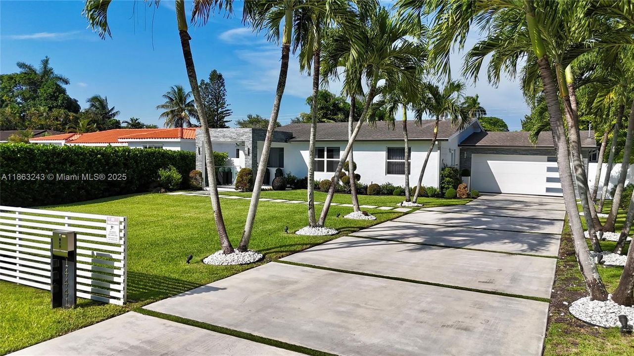 En Venta: $1,400,000 (3 camas, 2 baños, 1640 Pies cuadrados)