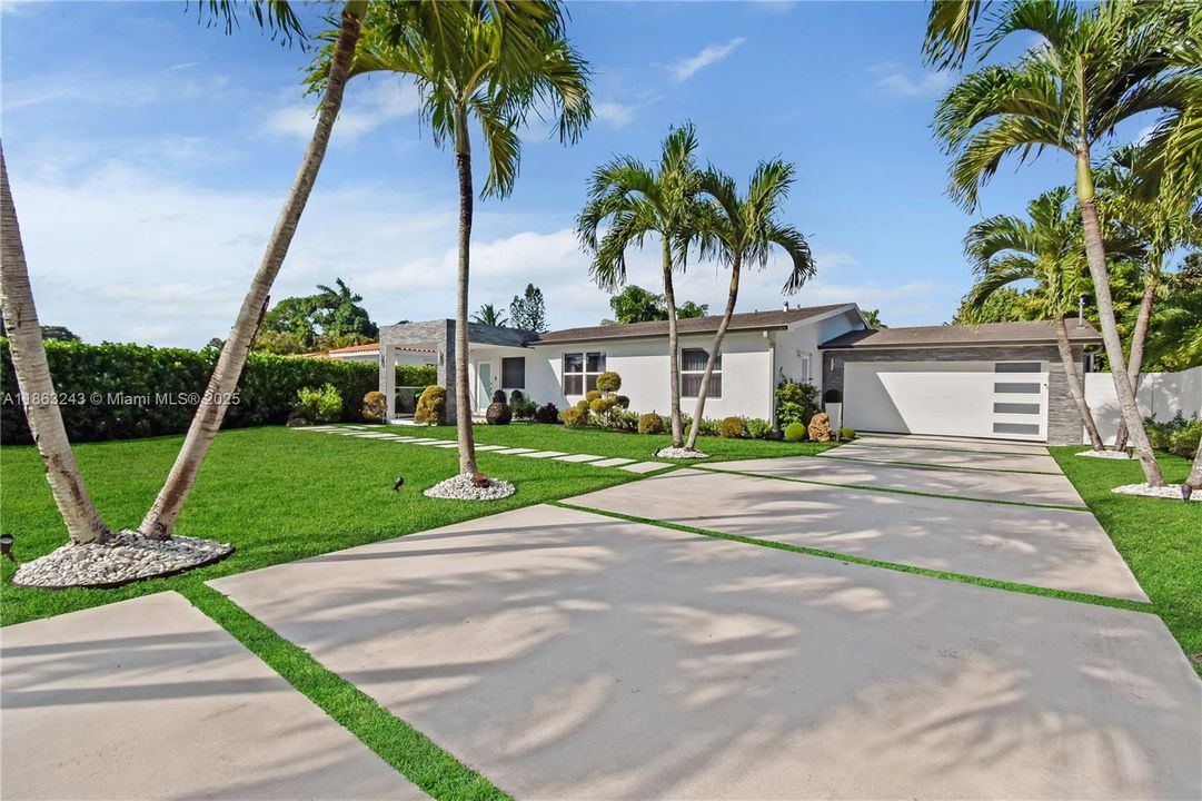 En Venta: $1,400,000 (3 camas, 2 baños, 1640 Pies cuadrados)