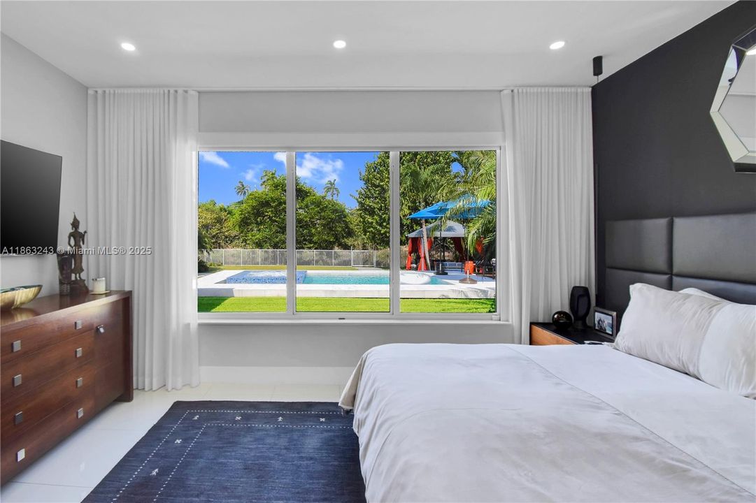 En Venta: $1,400,000 (3 camas, 2 baños, 1640 Pies cuadrados)