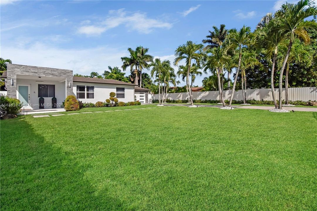 En Venta: $1,400,000 (3 camas, 2 baños, 1640 Pies cuadrados)