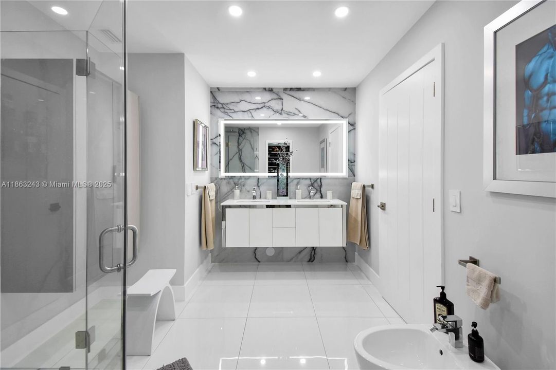 En Venta: $1,400,000 (3 camas, 2 baños, 1640 Pies cuadrados)