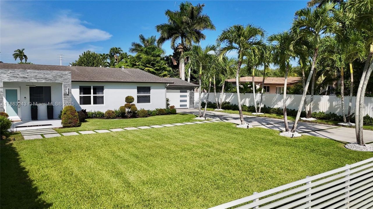 En Venta: $1,400,000 (3 camas, 2 baños, 1640 Pies cuadrados)