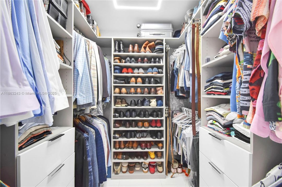 En Venta: $1,400,000 (3 camas, 2 baños, 1640 Pies cuadrados)