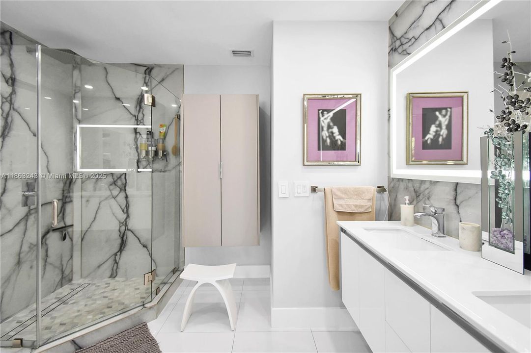 En Venta: $1,400,000 (3 camas, 2 baños, 1640 Pies cuadrados)