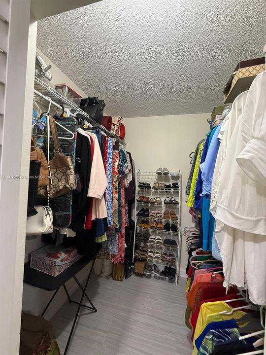 На продажу: $325,000 (2 спален, 2 ванн, 1166 Квадратных фут)