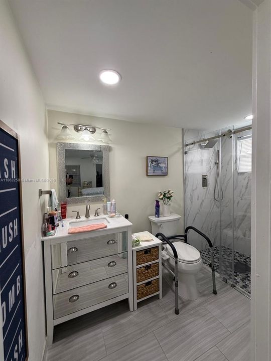 На продажу: $325,000 (2 спален, 2 ванн, 1166 Квадратных фут)