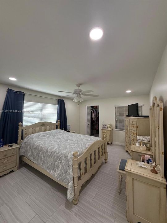 На продажу: $325,000 (2 спален, 2 ванн, 1166 Квадратных фут)