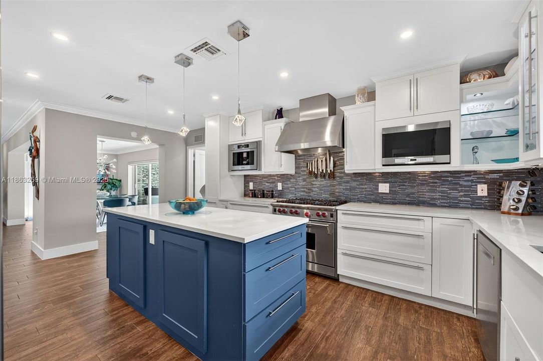 For Sale: $1,777,000 (3 beds, 2 baths, 1988 Square Feet)