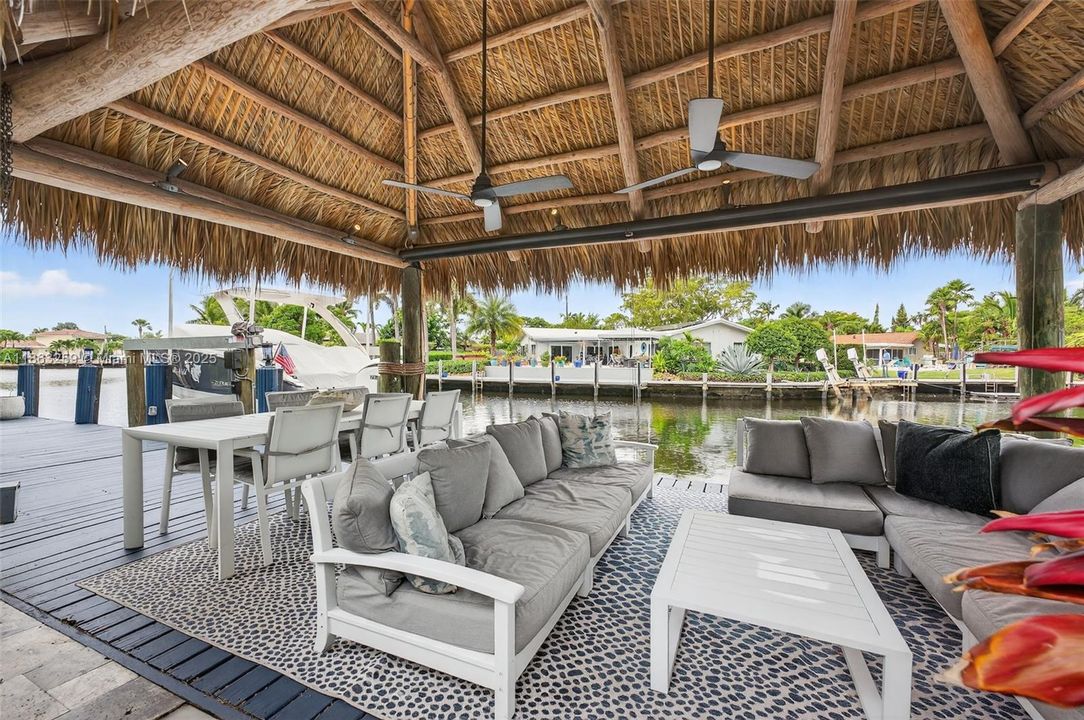 For Sale: $1,777,000 (3 beds, 2 baths, 1988 Square Feet)