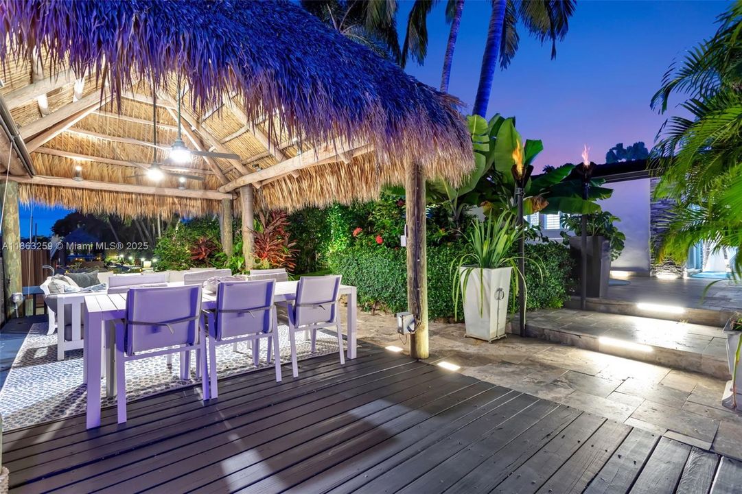 For Sale: $1,777,000 (3 beds, 2 baths, 1988 Square Feet)