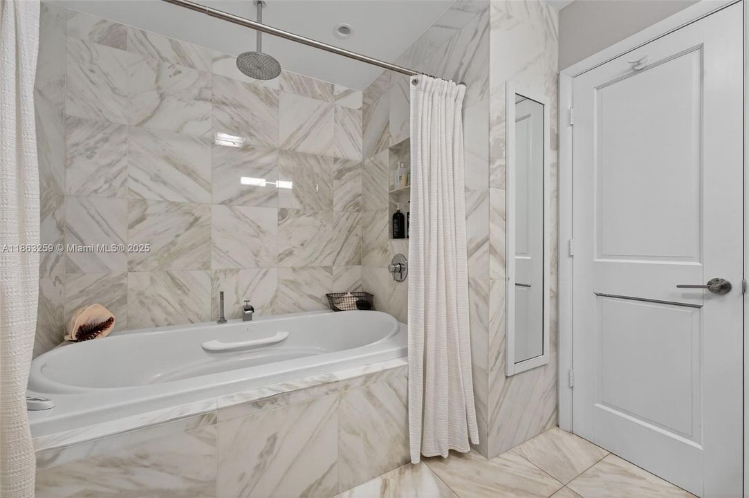 For Sale: $1,777,000 (3 beds, 2 baths, 1988 Square Feet)