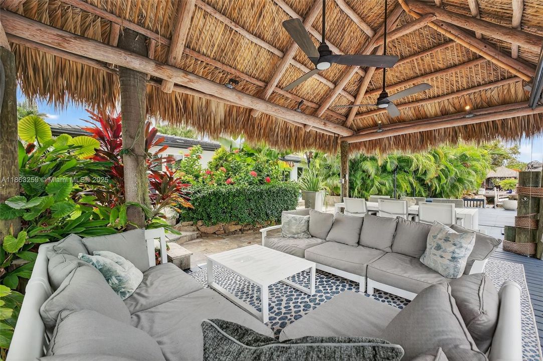 For Sale: $1,777,000 (3 beds, 2 baths, 1988 Square Feet)