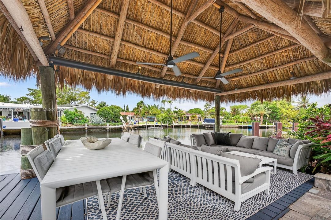 For Sale: $1,777,000 (3 beds, 2 baths, 1988 Square Feet)