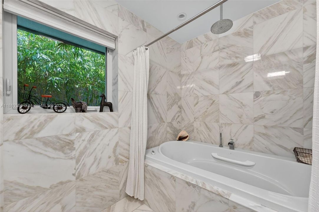 For Sale: $1,777,000 (3 beds, 2 baths, 1988 Square Feet)