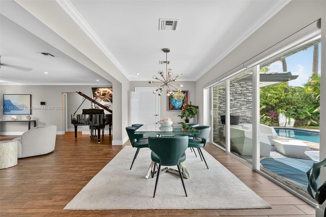 For Sale: $1,777,000 (3 beds, 2 baths, 1988 Square Feet)