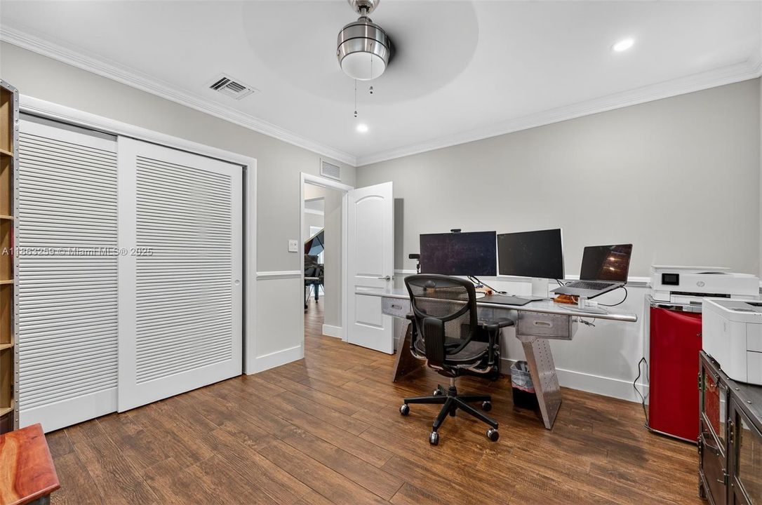 For Sale: $1,777,000 (3 beds, 2 baths, 1988 Square Feet)